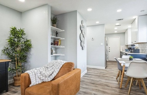 Parker Lane House | Relax in Central Austin Stylish 2BR Home with Fire Pit & Cozy Space