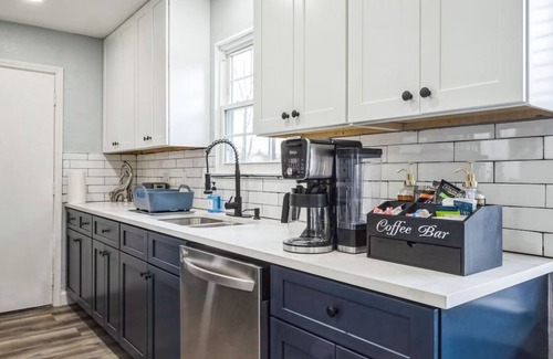 Parker Lane House | Relax in Central Austin Stylish 2BR Home with Fire Pit & Cozy Space