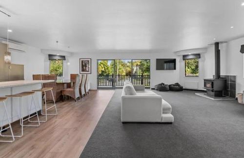 Okere Falls House | Relax in Okere Falls