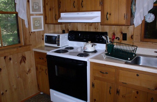 Alton Cottage | Relax in our comfortable cottage and enjoy the beautiful beach and glacial lake