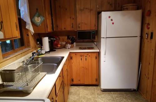 Alton Cottage | Relax in our comfortable cottage and enjoy the beautiful beach and glacial lake