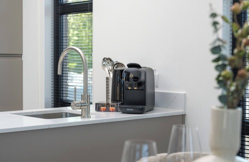 Workum House | Relax in this luxurious 4-person villa with a spacious garden and a private roof terrace with sun loungers for endless enjoyment in the open air.