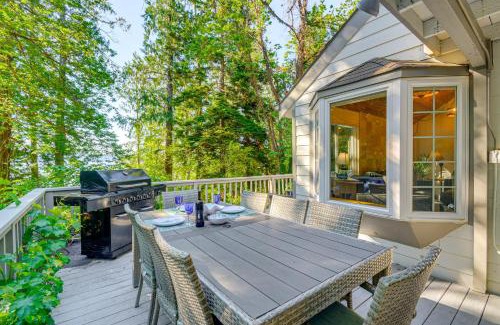 Potlatch House | Relax on a Private Beach Shelton Getaway!