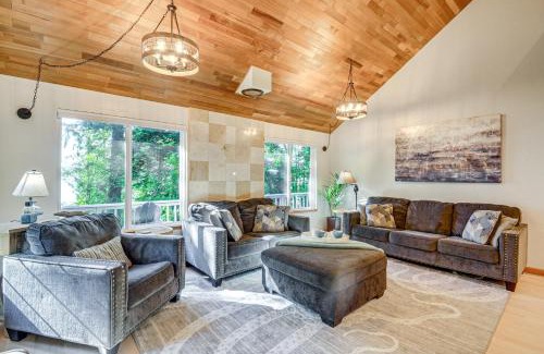 Potlatch House | Relax on a Private Beach Shelton Getaway!