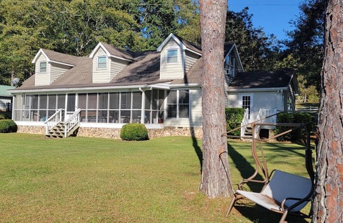 Douglasville House | Relax on Private Lake - Nearby Access to Town