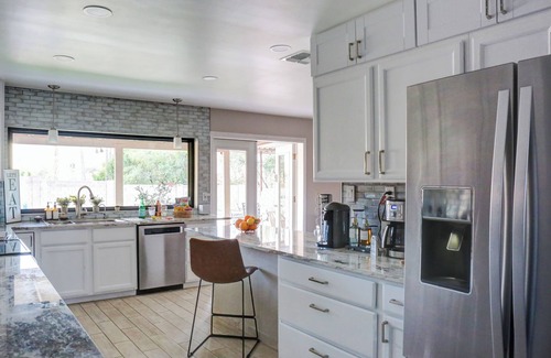 North Mountain House | Relax & Play:Retreat w/Pool Mini Golf Hot Tub BBQ Fire Pit Games EV/RV Ready