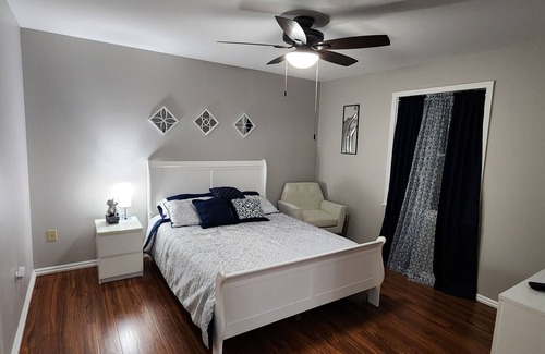 Butztown House | RELAX & RELIEF !!! Close to alot of stores.