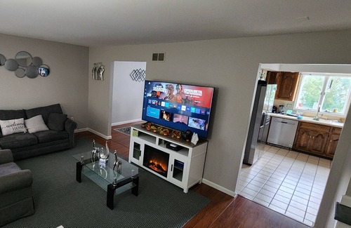 Butztown House | RELAX & RELIEF !!! Close to alot of stores.