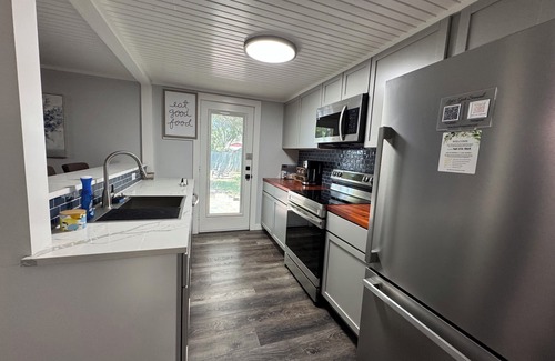 Longtown Cabin | Relax & soak up the lake life!