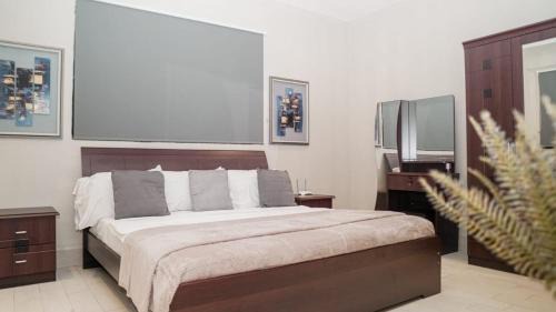 Kerr Serign Apartment | Relax Water Front Serviced Apartment (Three Bedroom)