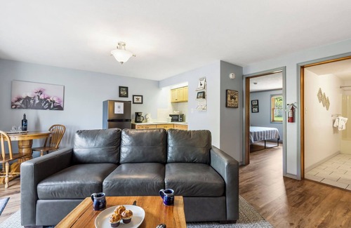 Big Cedars House | Relax with a Lakeview/Access on Table Rock! $400 of Daily Tickets!