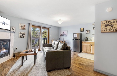 Big Cedars House | Relax with a Lakeview/Access on Table Rock! $400 of Daily Tickets!