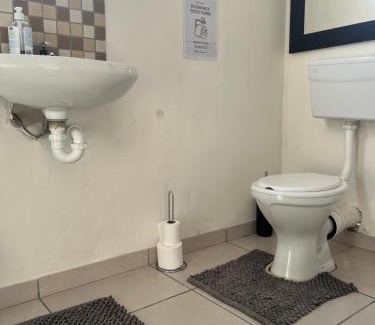 Trawal House | Relaxa Sleep & Go - Self Catering Accommodation