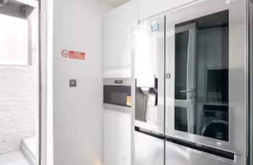 Uxbridge South House | Relaxation Oasis: Hot Tub Haven!