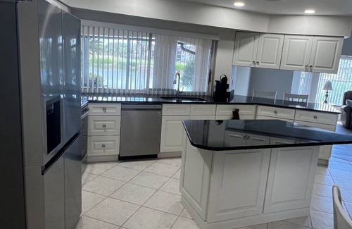 Iona House | Relaxing 3-Bedroom 2-Bath Home Golf and Sanibel and Ft Myers Beaches