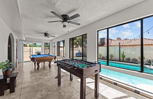Glendale House | Relaxing 5br W Heated Pool, Billiards & Foosball