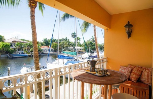 Hendricks and Venice Isles Apartment | Relaxing Beach Apt in Las Olas Blvd