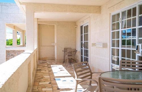 St. Lawrence Gap Condo | Relaxing Boutique Retreat Near Beach with WiFi