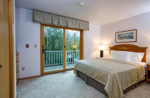 Fish Creek House | Relaxing Busy Bee C-7 by Simple Life Rentals