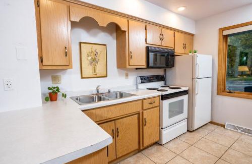 Fish Creek House | Relaxing Busy Bee C-7 by Simple Life Rentals