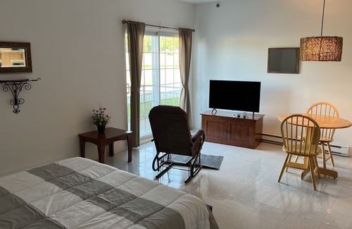 Saint-Marc-du-Lac-Long Apartment | Relaxing Getaway with Spectacular Views