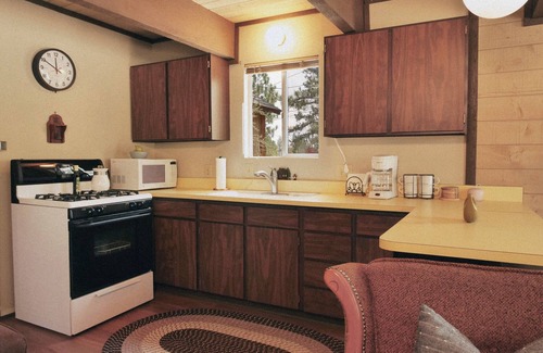 Big Bear Ski Chalet | Relaxing cabin getaway for 8n10-minutes to the slopes, lake and Village