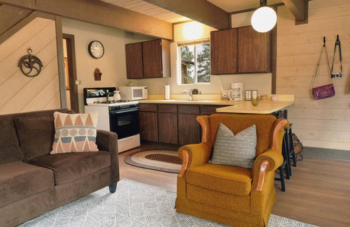 Big Bear Ski Chalet | Relaxing cabin getaway for 8n10-minutes to the slopes, lake and Village