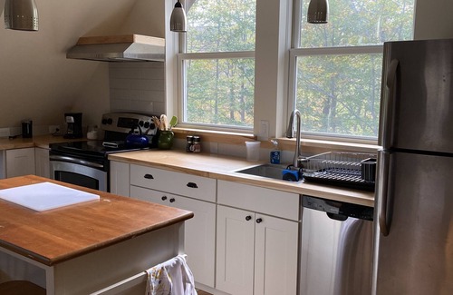 Richmond Apartment | Relaxing country studio w/fully equiped kitchen