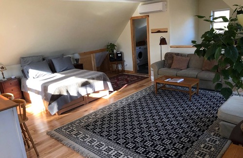 Richmond Apartment | Relaxing country studio w/fully equiped kitchen