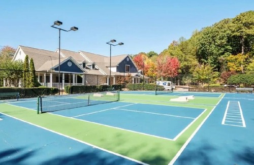 Sandy Springs Apartment | RELAXING & Cozy Unit with king bed