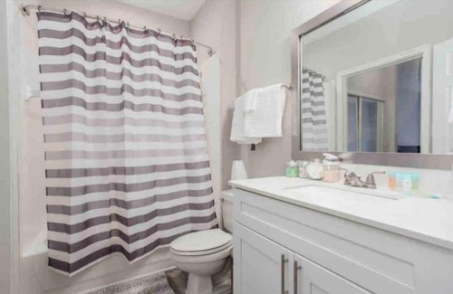 Sandy Springs Apartment | RELAXING & Cozy Unit with king bed