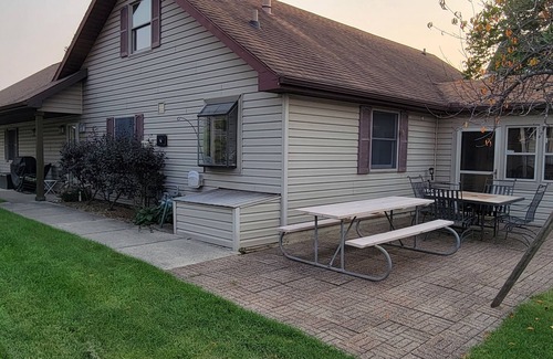 Coldwater Cottage | Relaxing & Delightful Lakefront House on Coldwater Lake in Shawnee Shoals