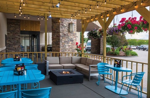 Casper House | Relaxing Getaway! 3 Pet-Friendly Units, Onsite Restaurant, Indoor Pool
