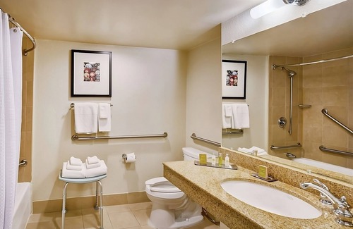 Berkeley Hotel | Relaxing Marina Stay | 2 Units | Pool & Pet Friendly