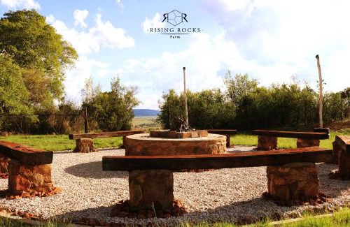 Magaliesberg Apartment | Relaxing Mountain FarmStay w hikes, boma, pool