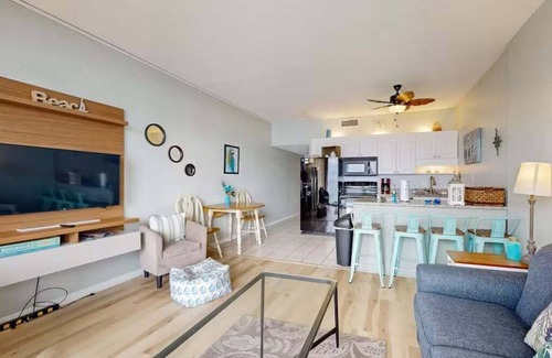 Garden City Condo | Relaxing Oceanfront 2BR Beach Condo! Royal Garden 1514