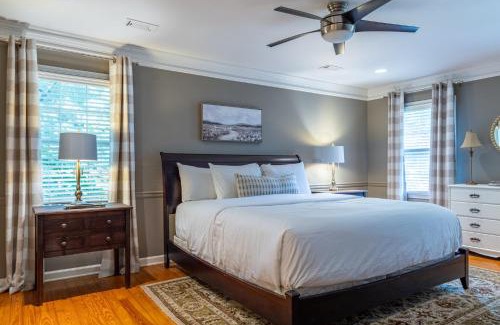 Dunwoody House | Relaxing Open-Air Home with Sunroom & Forest Views