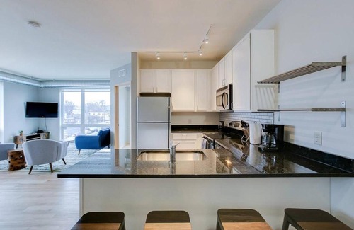 Prospect Park Apartment | Relaxing Retreat + Gym!