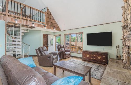 Pottawattamie County House | Relaxing River Cabin!
