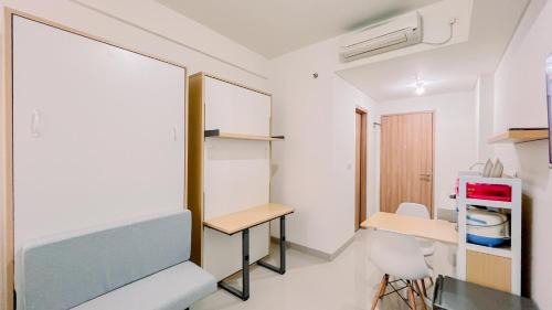 Makassar Apartment | Relaxing Studio No Kitchen Apartment Bandaraya Tallasa City Makassar By Travelio