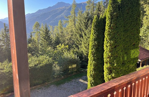 Martigny-Combe Apartment | Relaxing sunny apartment with stunning views in Ravoire near Verbier & Chamonix