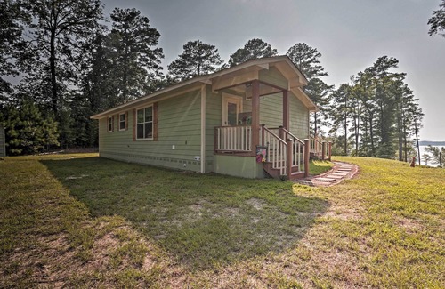 Jefferson Cottage | Relaxing Texas Getaway, 1 Mile to Boat Ramp!