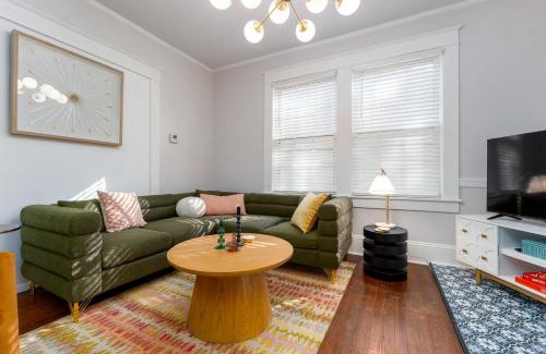 Westerwood House | Relaxing Vibrant and Upscale 1Bedroom 1Bath Apartment