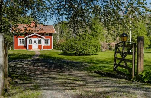Lerdala House | Relaxing Villa With Fireplace And Private Stream