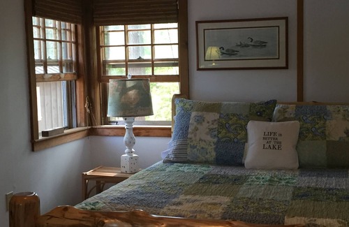 Lincolnville Cottage | Relaxxxxx....You Are on Lake Time Now!