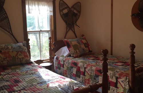 Lincolnville Cottage | Relaxxxxx....You Are on Lake Time Now!