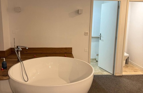Brive-la-Gaillarde Apartment | Release