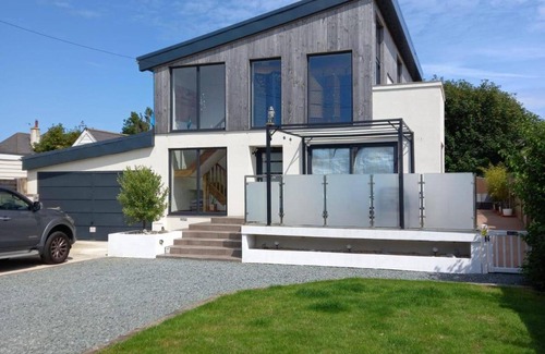 Middleton-on-Sea Apartment | Remarkable Seaside Apartment - Sleeps 4