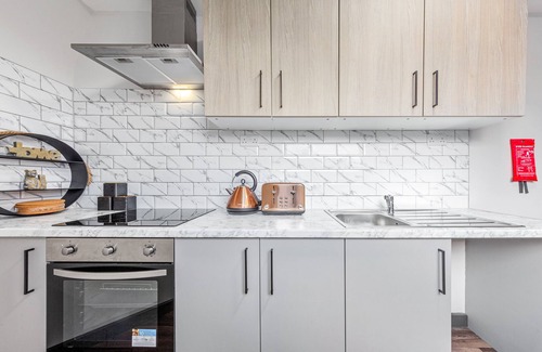 Penge Apartment | Remarkable Serviced Room Sydenham London Se26