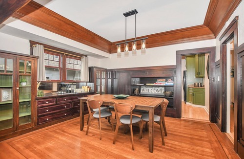 Vallejo House | ~ Remodeled 1918 California Craftsman on a Park ~